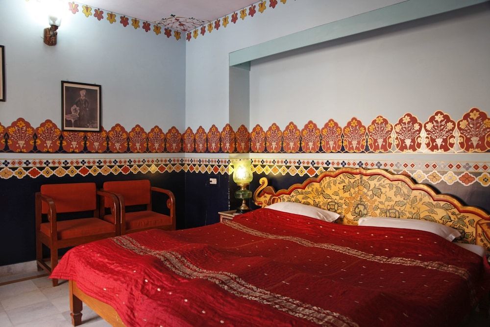Krishna Prakash Heritage Haveli Deluxe Room 8