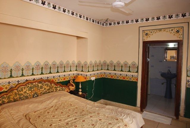 Krishna Prakash Heritage Haveli Deluxe Room