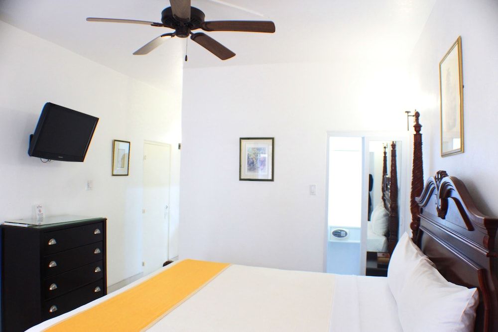 Altamont Court Hotel Executive Room, 1 King Bed, Non Smoking 3