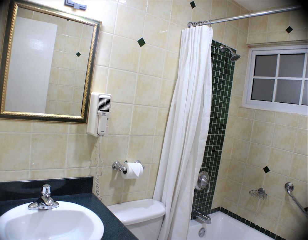 Altamont Court Hotel Executive Double Room 13