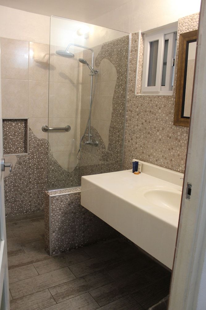 Altamont Court Hotel Deluxe A 4