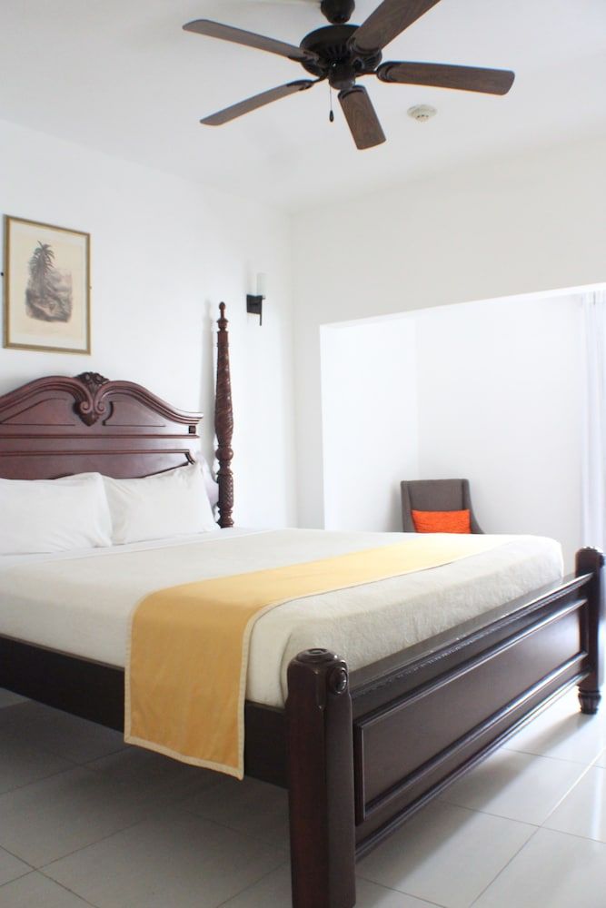 Altamont Court Hotel Executive Room, 1 King Bed, Non Smoking 2