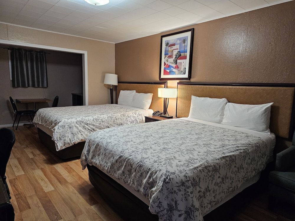 Room, 2 Queen Beds with Kitchenette