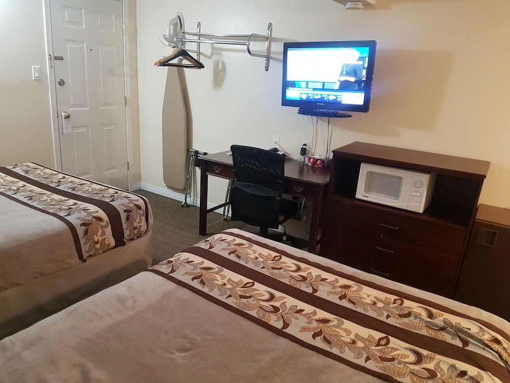 Room, 2 Queen Beds (Lower Level - Basement)
