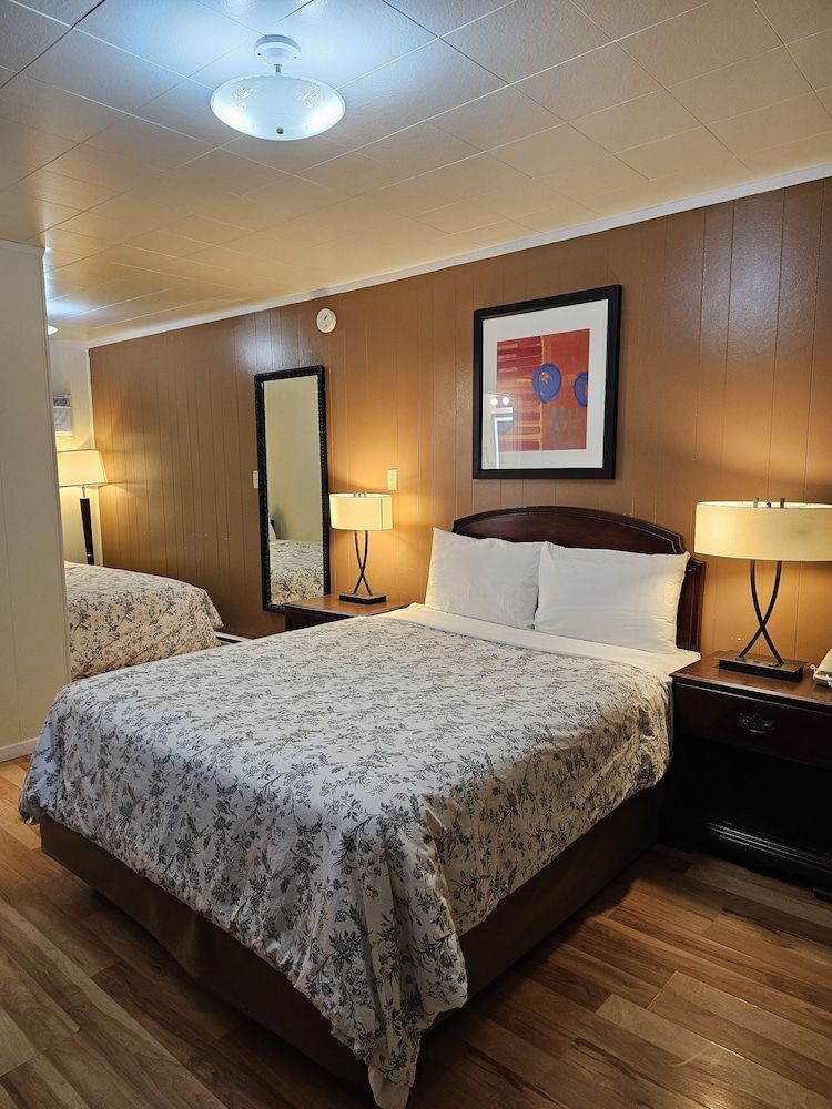 Standard Room, 1 Queen Bed