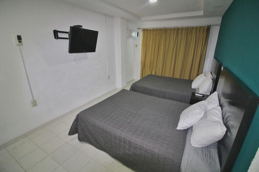 EMS Hotels Boca del Río Basic Double Room, 2 Double Beds 2