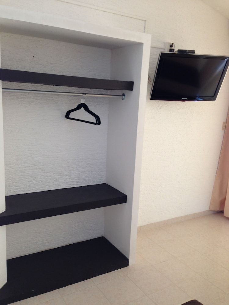 EMS Hotels Boca del Río Basic Double Room, 2 Double Beds 4