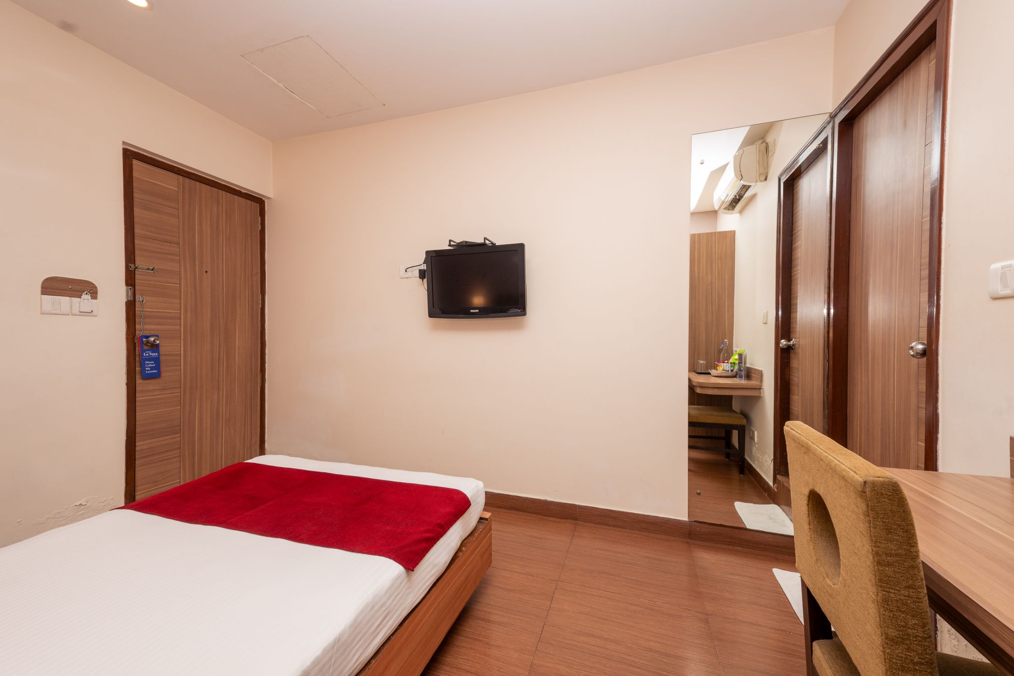 La Sara Vista Standard Room (Non- AC) 2