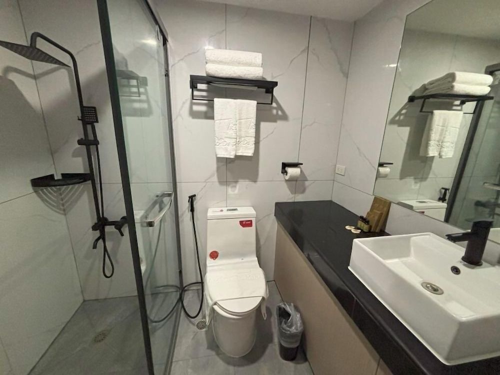 undefined Lido De Paris Hotel 10