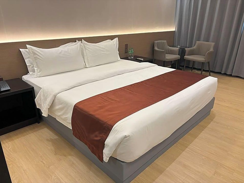 undefined Lido De Paris Hotel 4