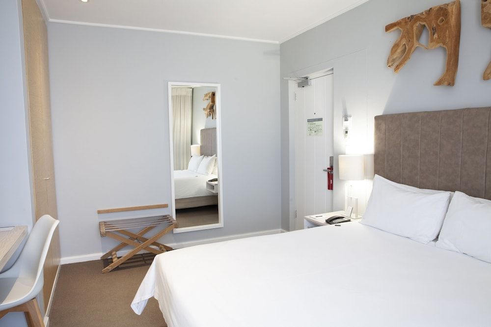 Atlantic Beach Hotel Queen Room 2