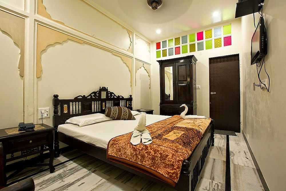 Hotel Kalyan Semi Deluxe Non AC Room 10