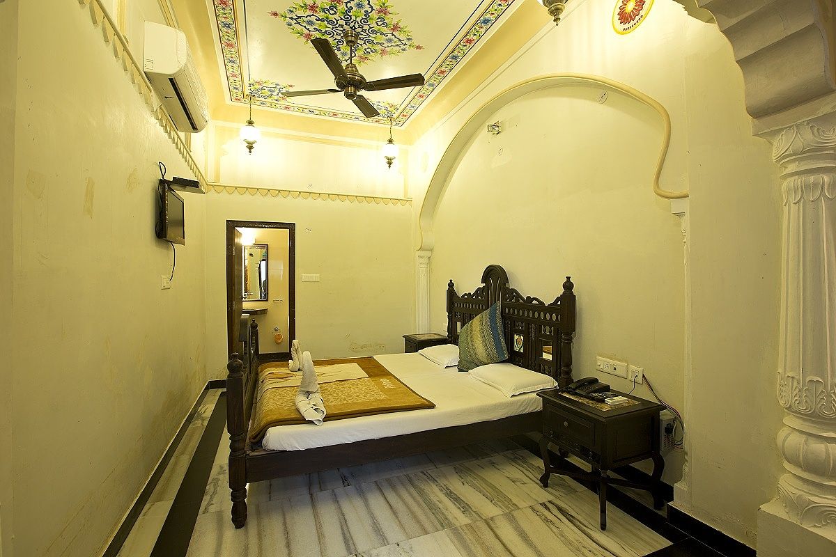 Hotel Kalyan Semi Deluxe Non AC Room 2