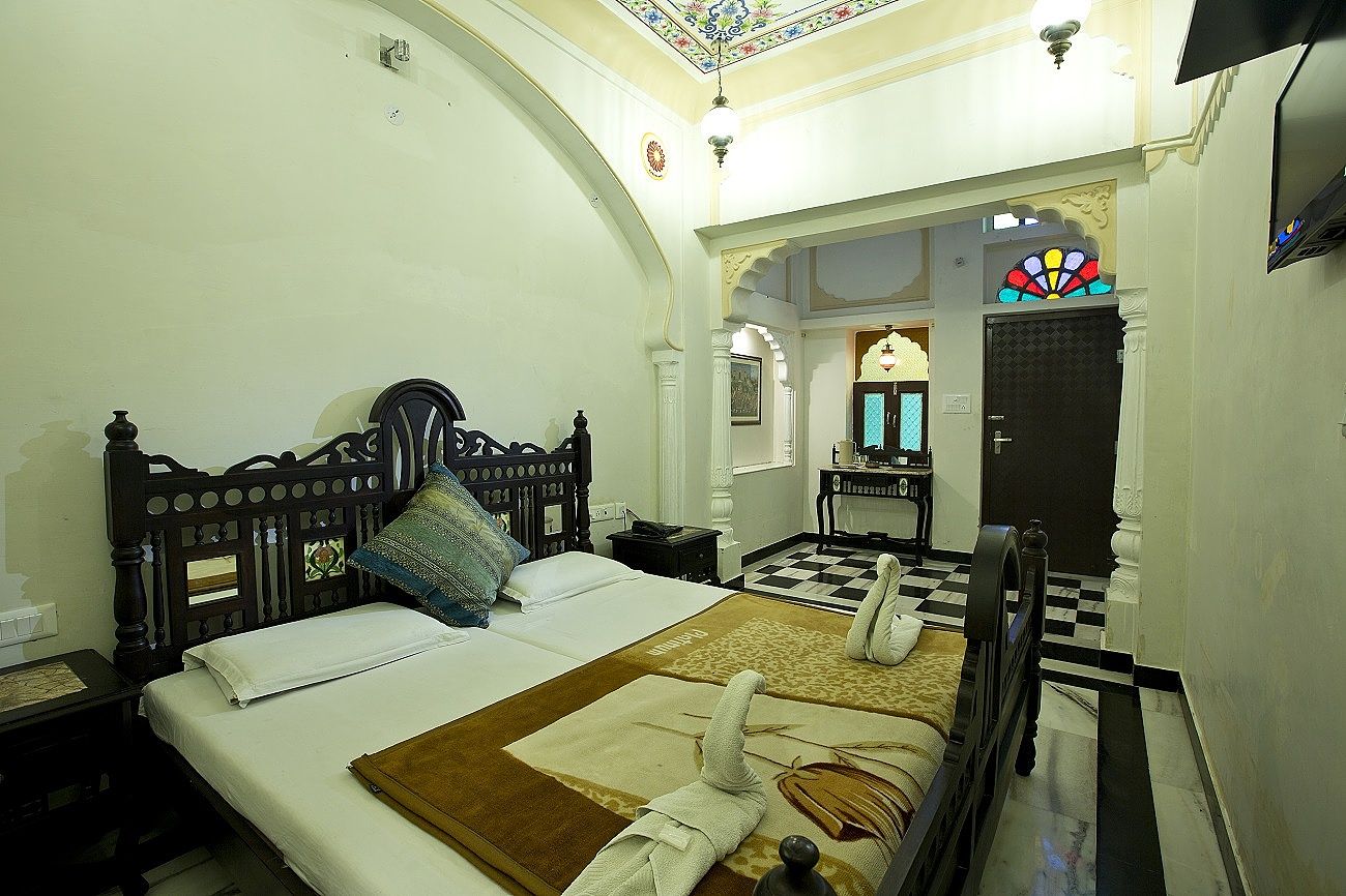 Hotel Kalyan Semi Deluxe Non AC Room 4
