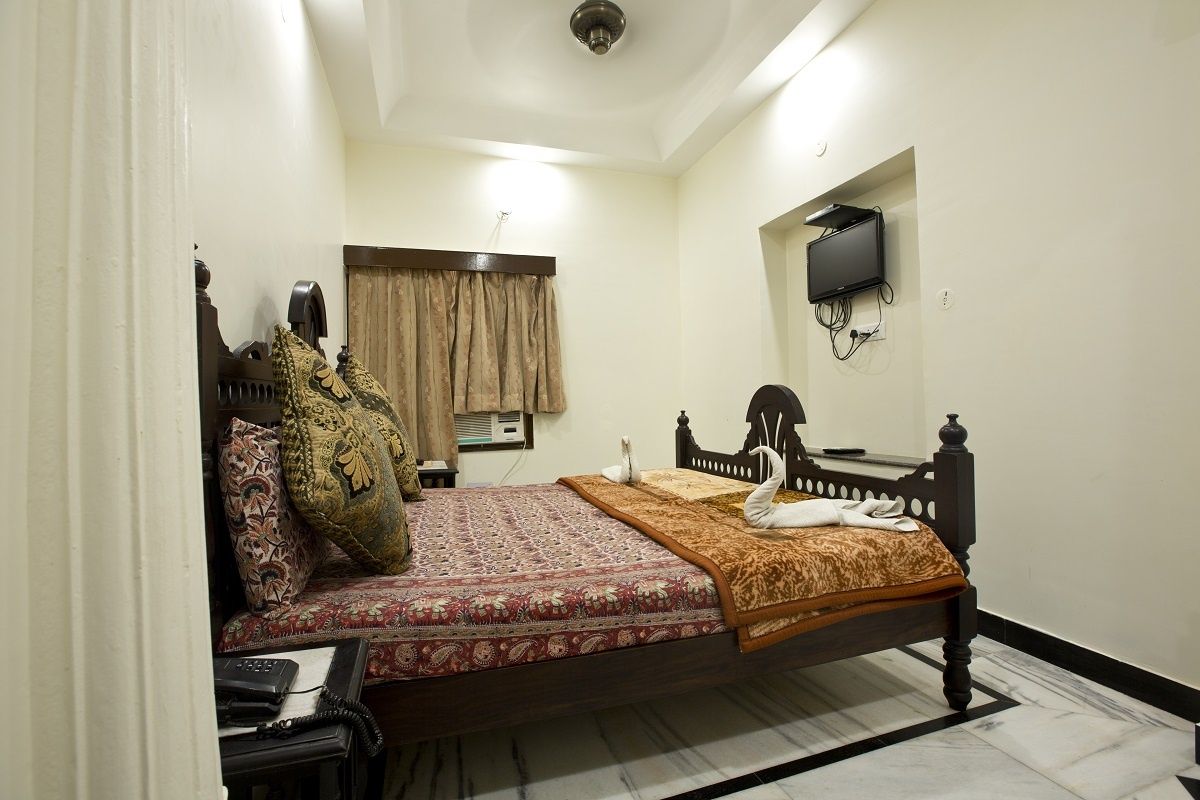 Hotel Kalyan Super Deluxe Room AC 2