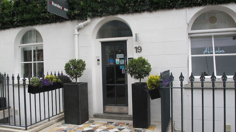 undefined Alhambra Hotel 8