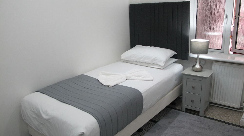 undefined Alhambra Hotel 4