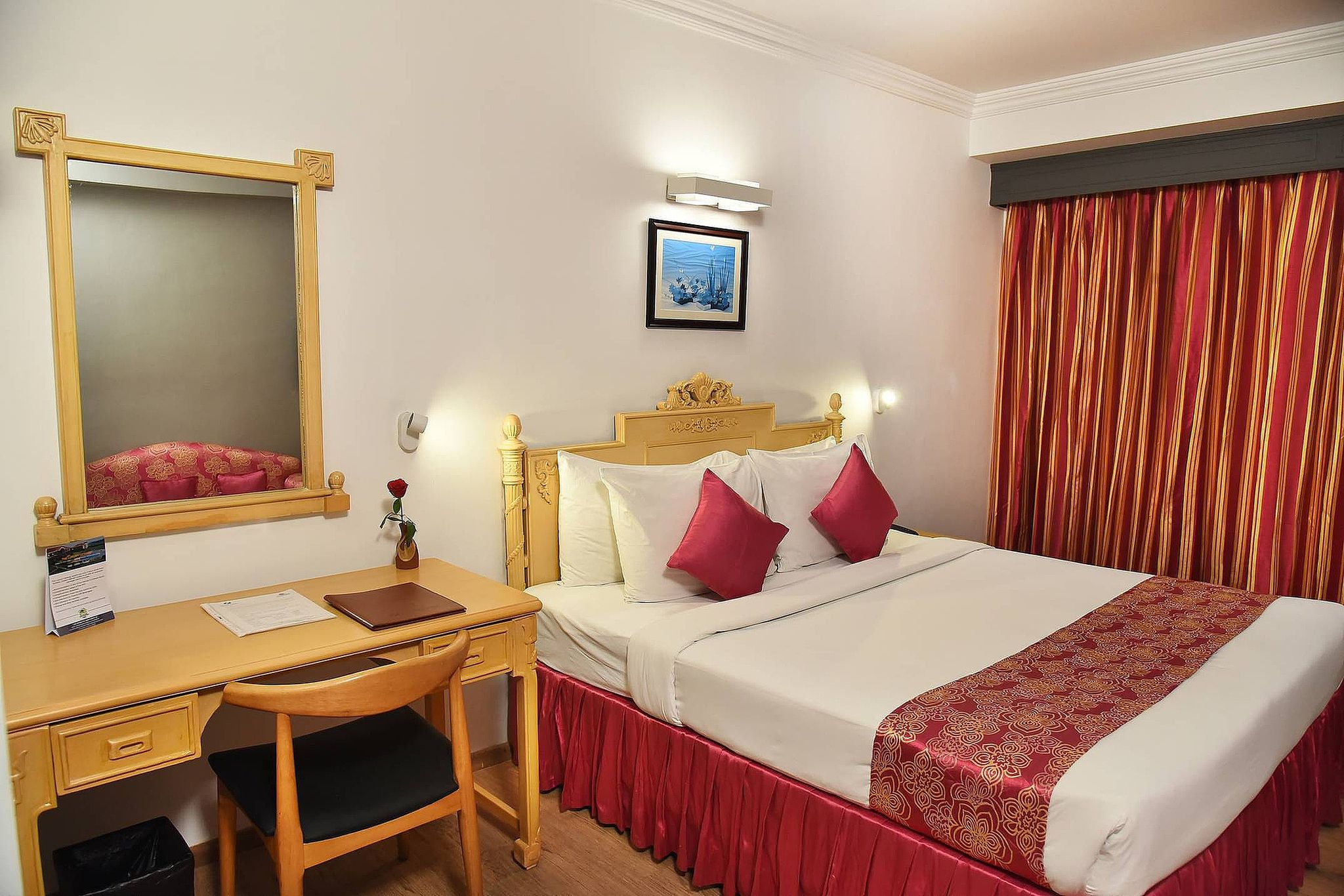 Hotel Golden Parkk SUPERIOR DELUXE KING 3
