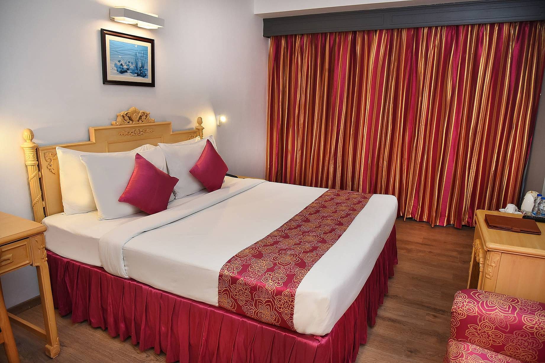 Hotel Golden Parkk SUPERIOR DELUXE KING 2