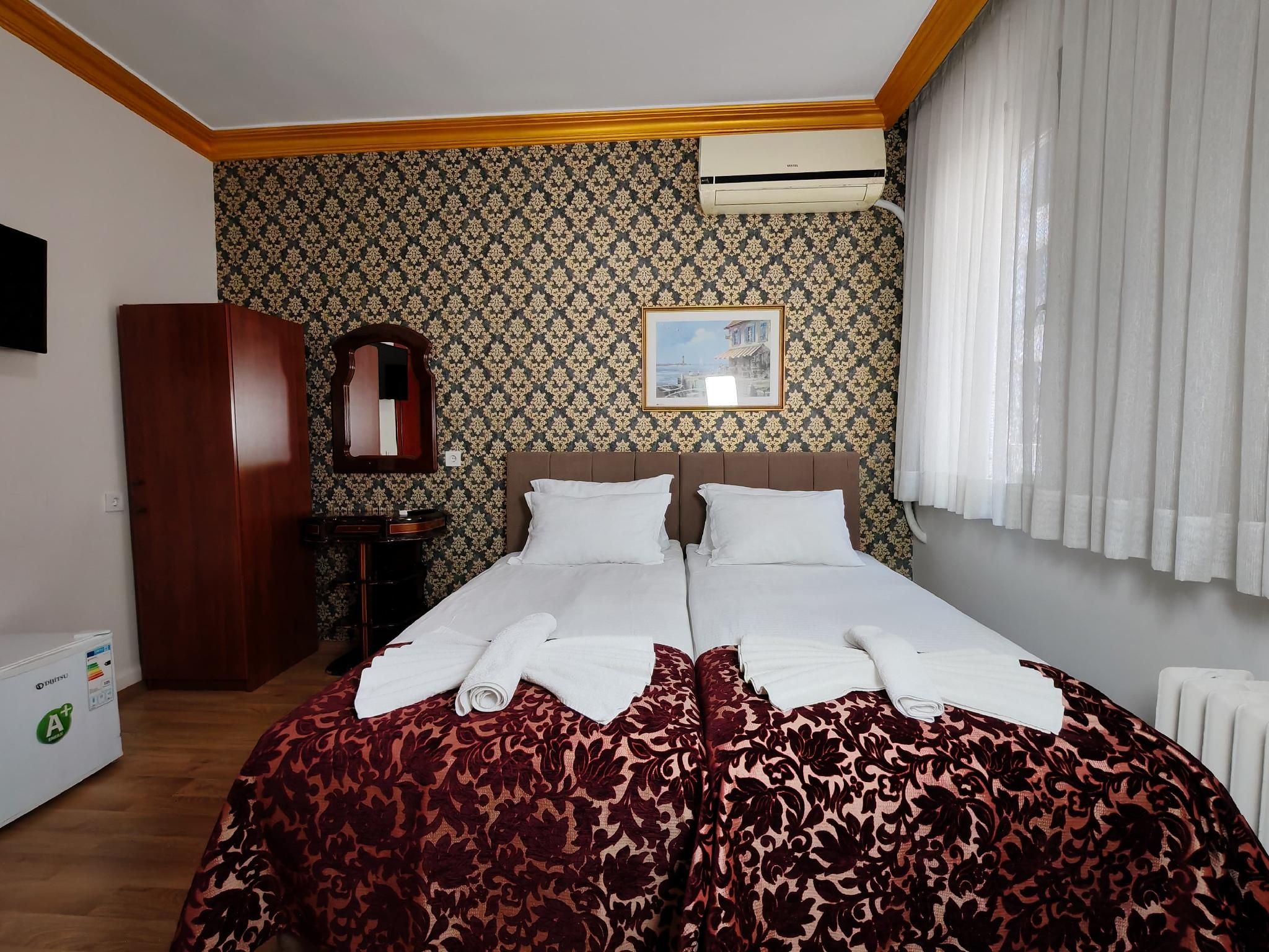 Sirkeci Emek Hotel Twin Room