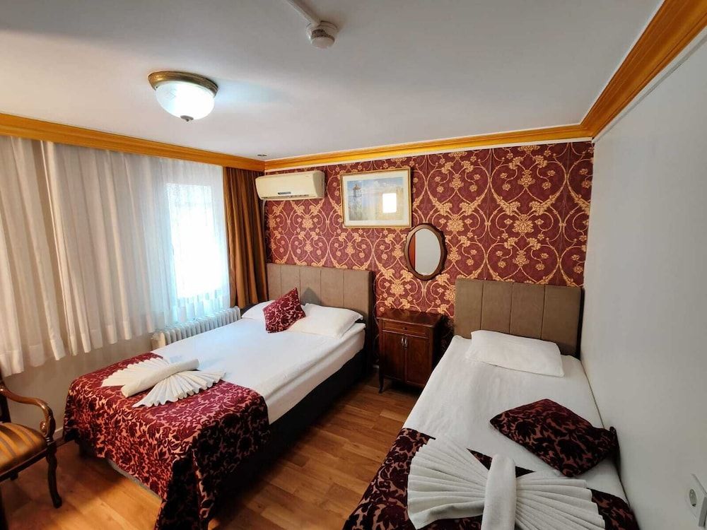 Sirkeci Emek Hotel Room 5