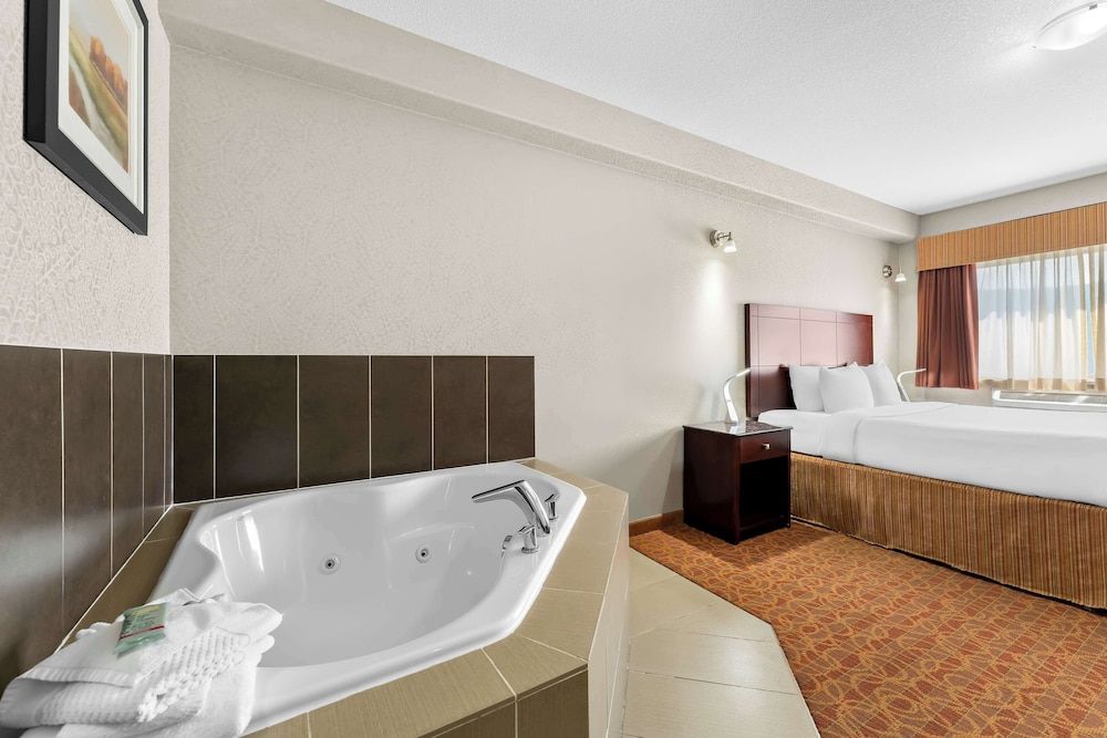 Best Western Williams Lake Hotel Standard Room, 1 King Bed, Non Smoking, Jetted Tub 5