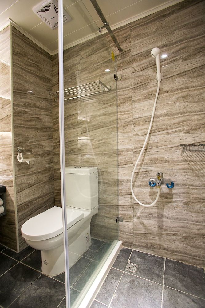 Huang Shin Business Hotel - Shan Ah Branch Deluxe Double Room 11