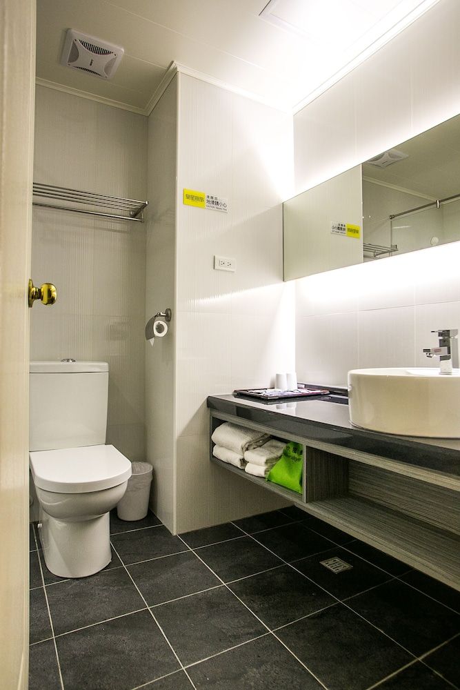 Huang Shin Business Hotel - Shan Ah Branch Deluxe Double Room 7