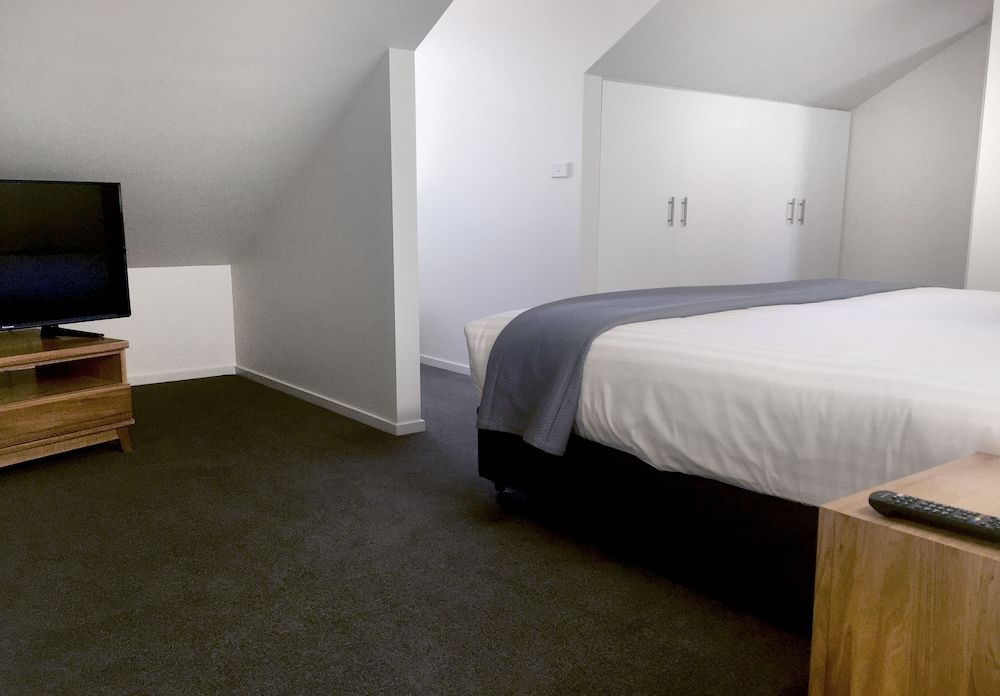 Three Bedroom South St Apartment - Battery Point
