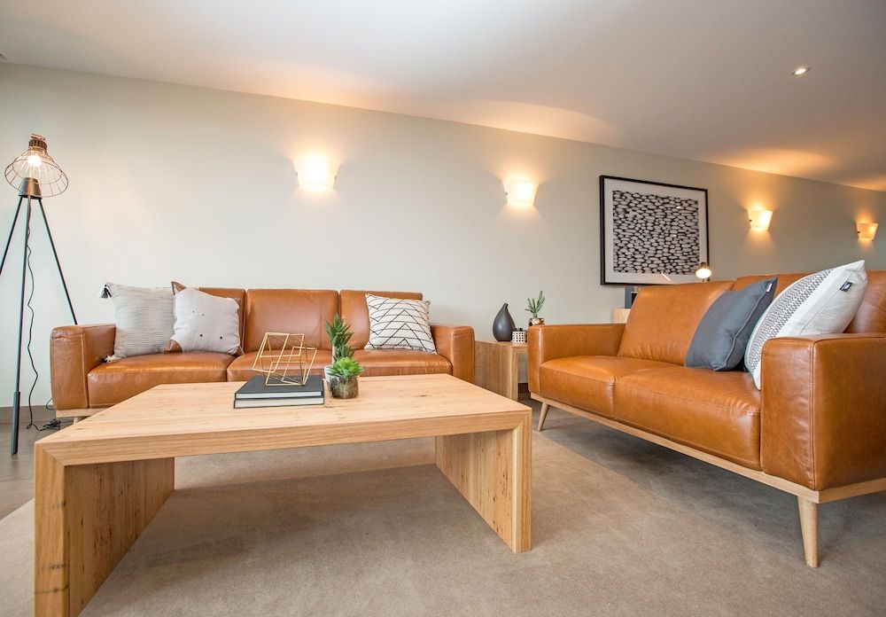 Two Bedroom Apartment - IXL Apartments
