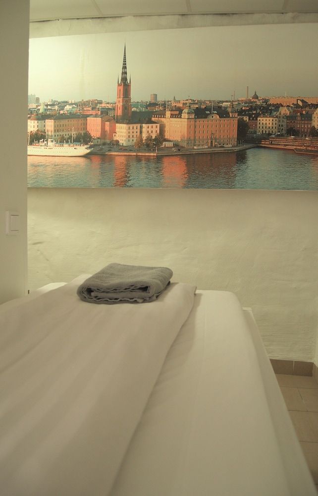 Hostel Dalagatan Basic Twin Room, Private Bathroom (no windows) 7