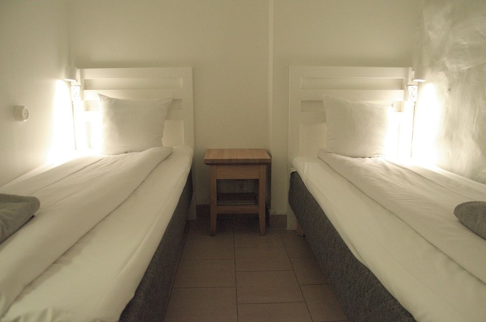 Hostel Dalagatan Basic Twin Room, Private Bathroom (no windows) 4