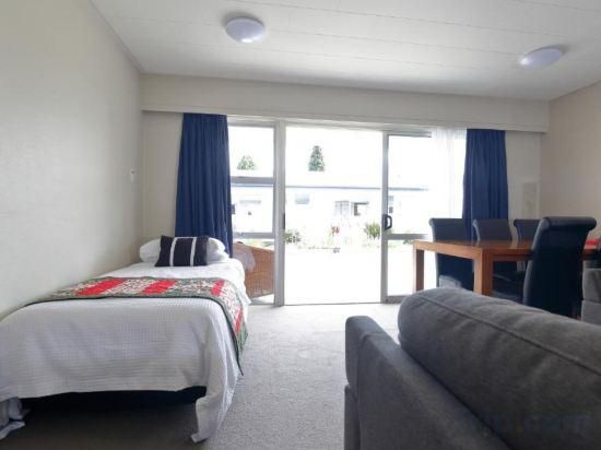 Plus Two Bedrooms Room
