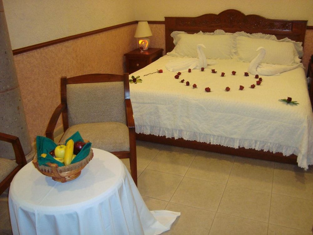 Hotel Vista Hermosa Suite, 1 King Bed 4
