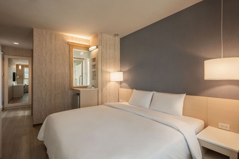Business Room, 1 Double Bed, Harbor View