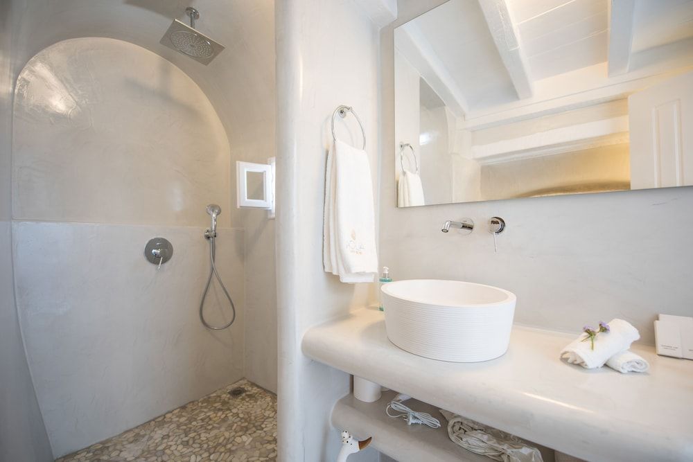 Aqua Luxury Suites Deluxe Double Room, Partial Sea View 6