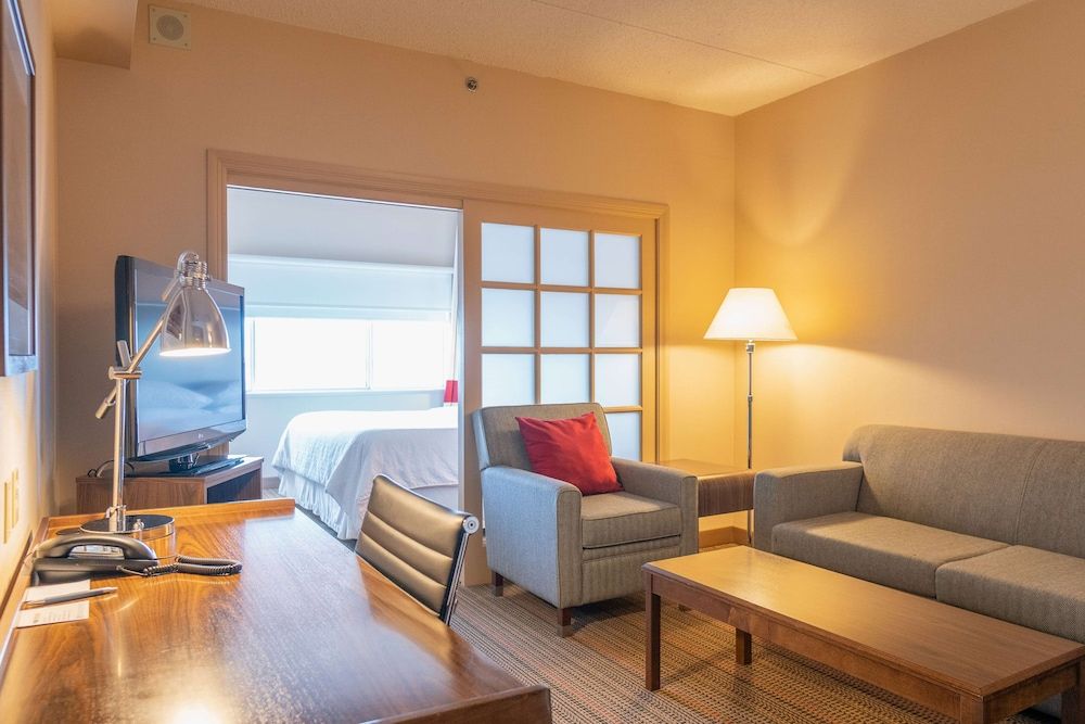 Suite, 1 King Bed, Non Smoking