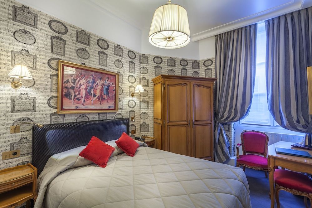 Grand Hôtel de L'Univers Standard Double Room 5