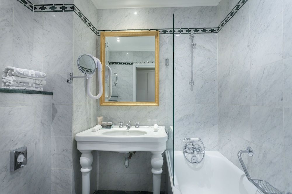 Grand Hôtel de L'Univers Standard Double Room 9