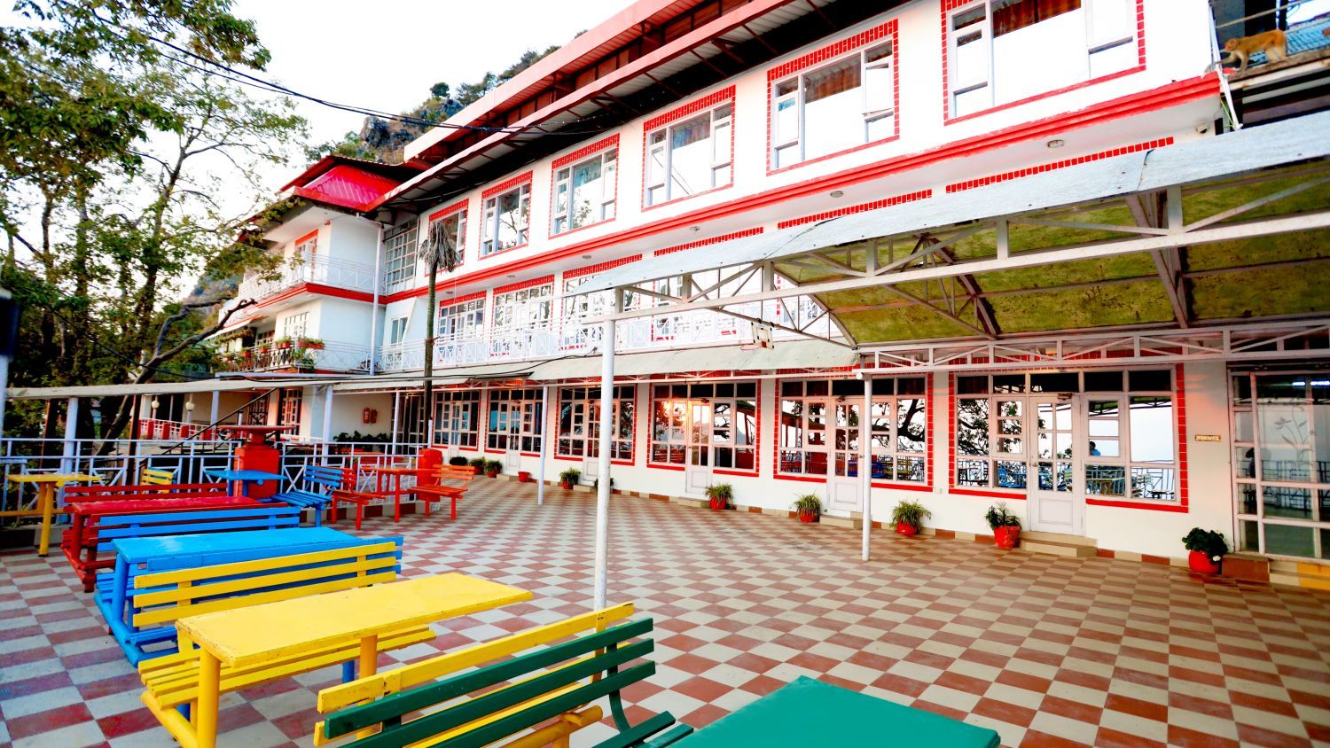 undefined Calux Hill Queen - Formerly Amara at Mall Road with Parking 7