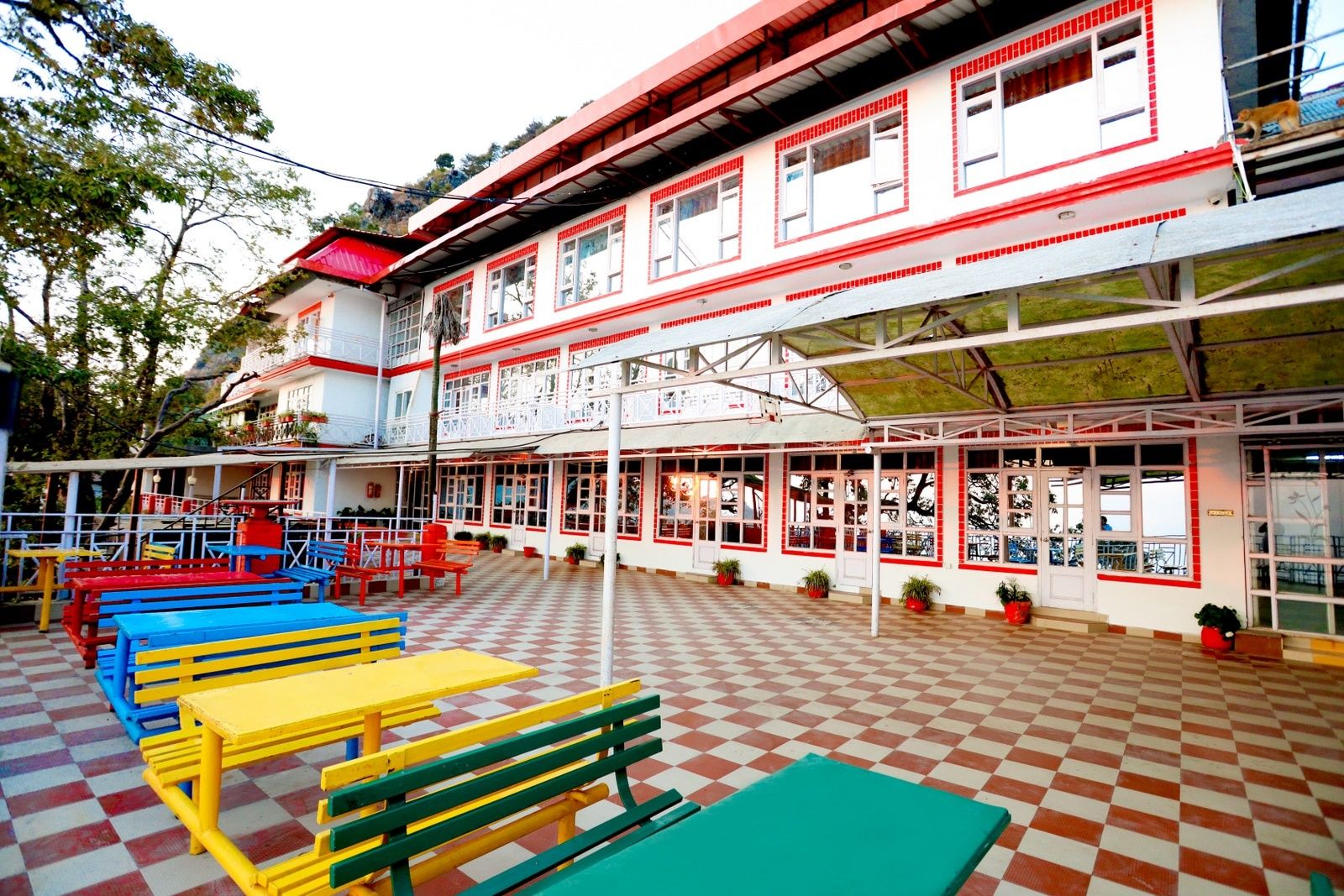 undefined Calux Hill Queen - Formerly Amara at Mall Road with Parking 10