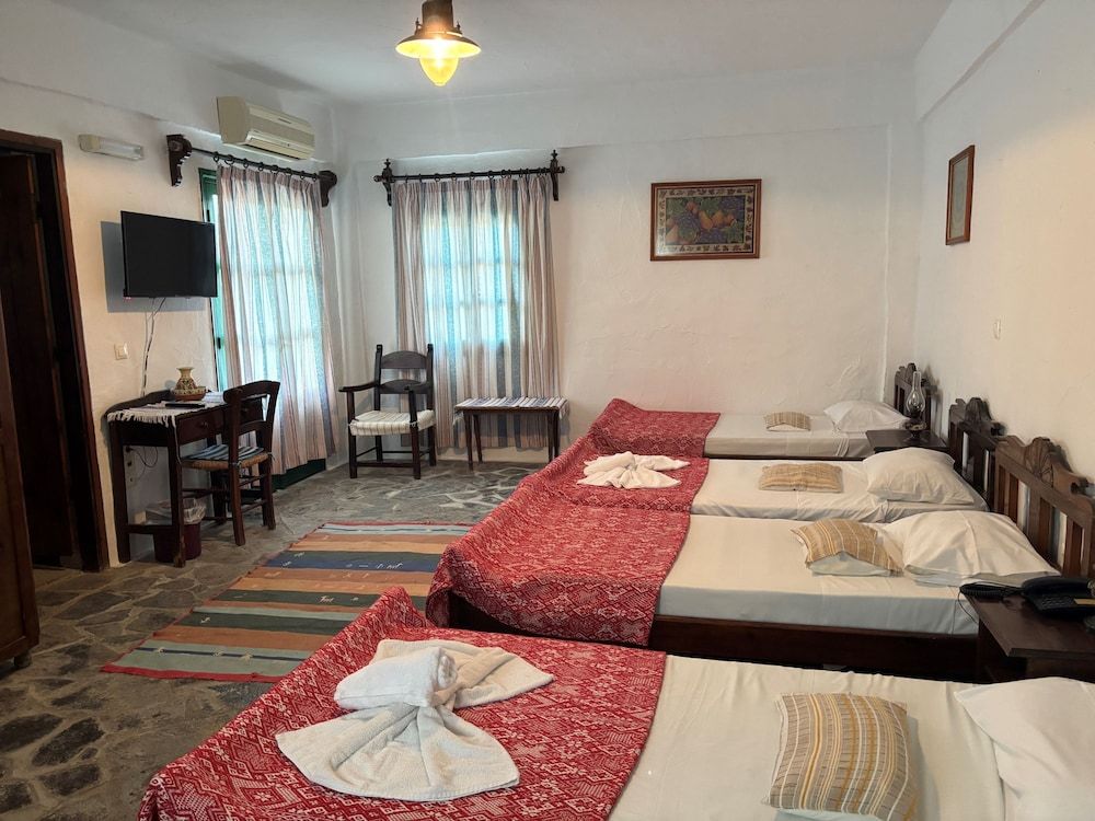 Arolithos Traditional Cretan Village Standard Quadruple Room 2