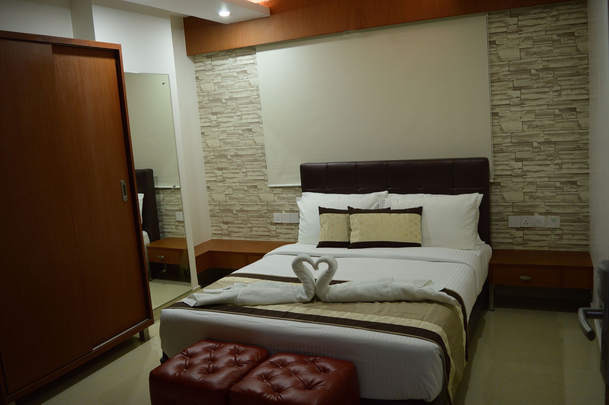 Diamonds Elite Room