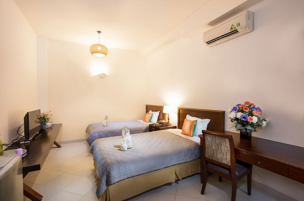 Cat Tien Jungle Lodge Standard Double Room, No Windows 5