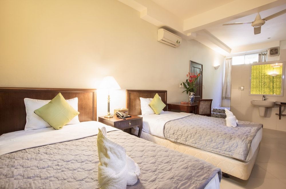 Cat Tien Jungle Lodge Standard Double Room, No Windows 4