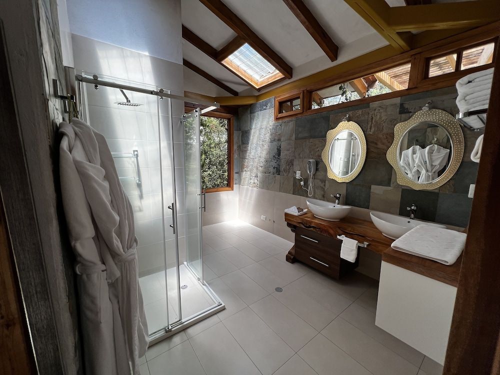 Hacienda Jimenita Wildlife Reserve Grand Suite 4