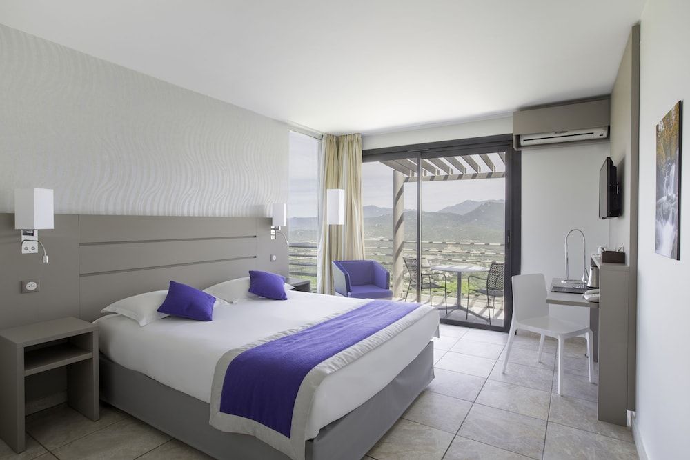 Superior Room, 1 Queen Bed, Balcony, Mountain View (Twin bed on request)