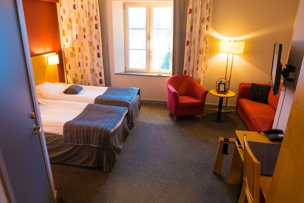 Lumber & Karle Family Room 2