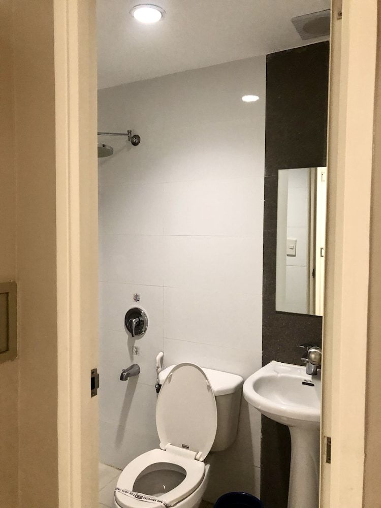 Hotel Sogo Bacoor Executive Room, 1 Queen Bed 3