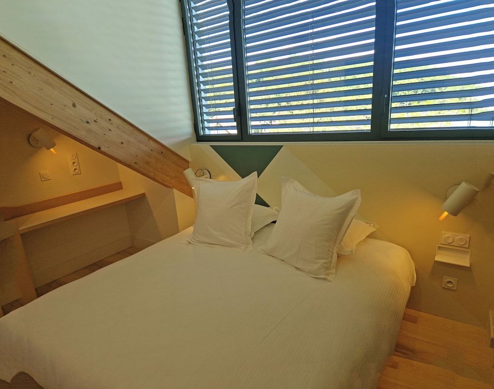 Honeymoon Room, 1 King Bed with Sofa bed, Balcony, Lake View